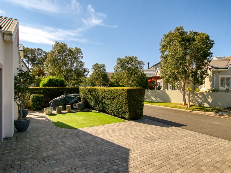 Modern Estate Living with Beautiful Golf Course Views - Photo 5