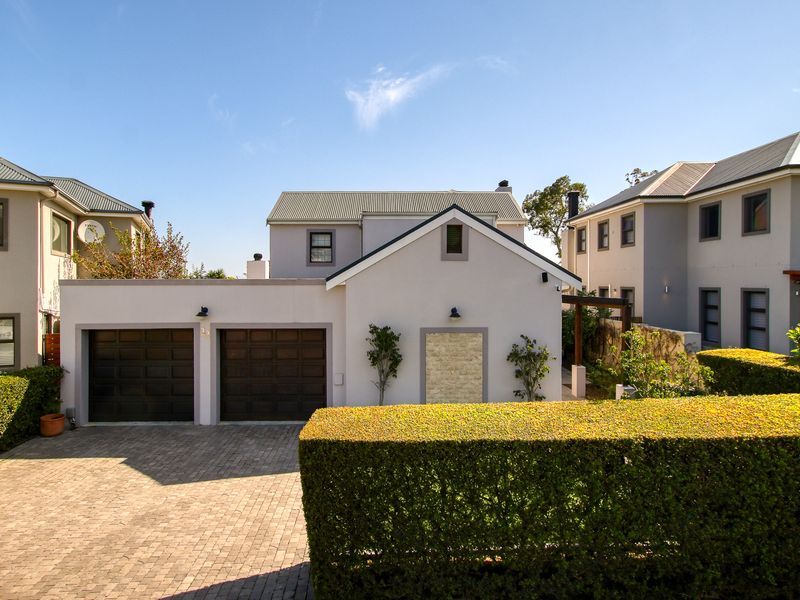 Modern Estate Living with Beautiful Golf Course Views - Photo 3