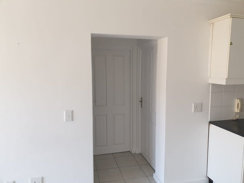 2-Bedroom Unit in Crystal Creek, Gordons Bay! - Photo 4
