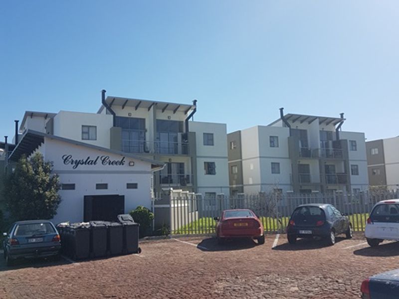 2-Bedroom Unit in Crystal Creek, Gordons Bay! - Photo 1