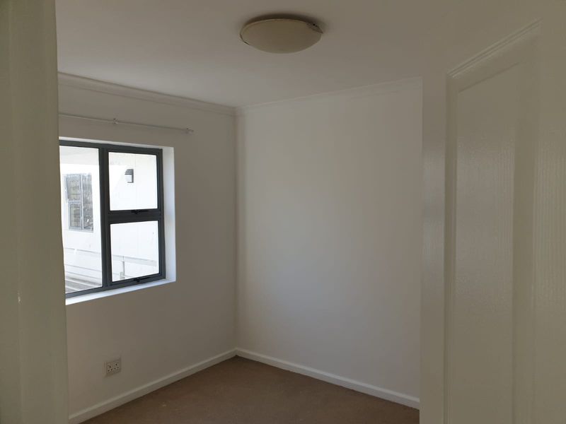 2-Bedroom Unit in Crystal Creek, Gordons Bay! - Photo 7