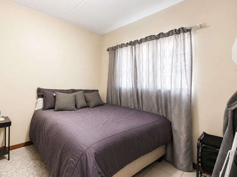 Ideal For Modern Living and Investment Opportunities! - Photo 5