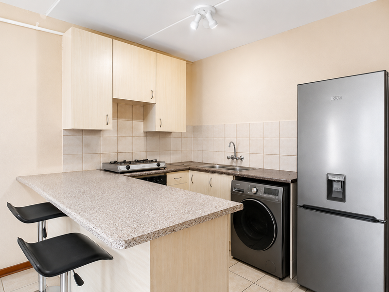 Ideal For Modern Living and Investment Opportunities! - Photo 2