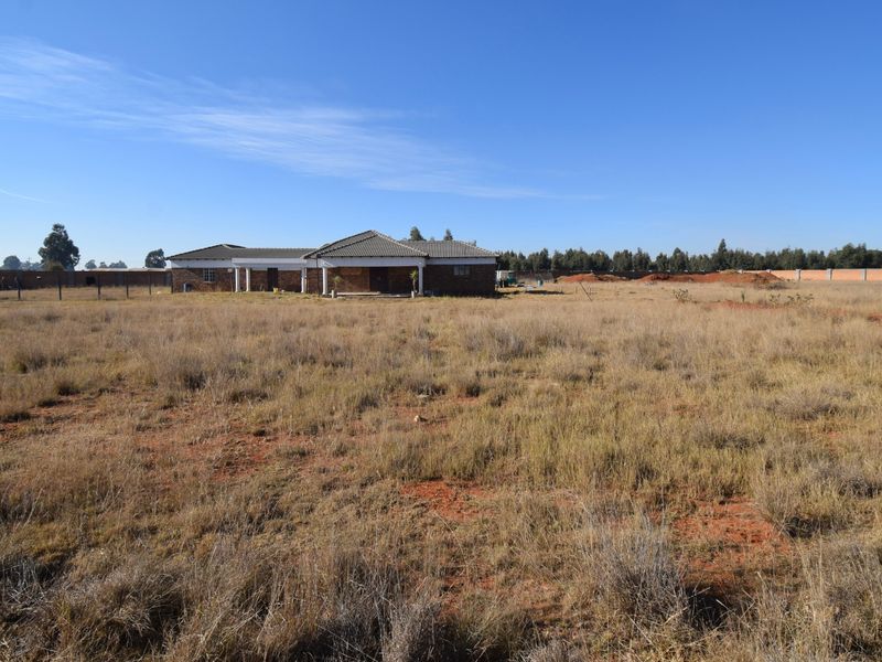 Live Luxury Non-Distressed Auction - Starting to bid from R1250,000-00! - Photo 4