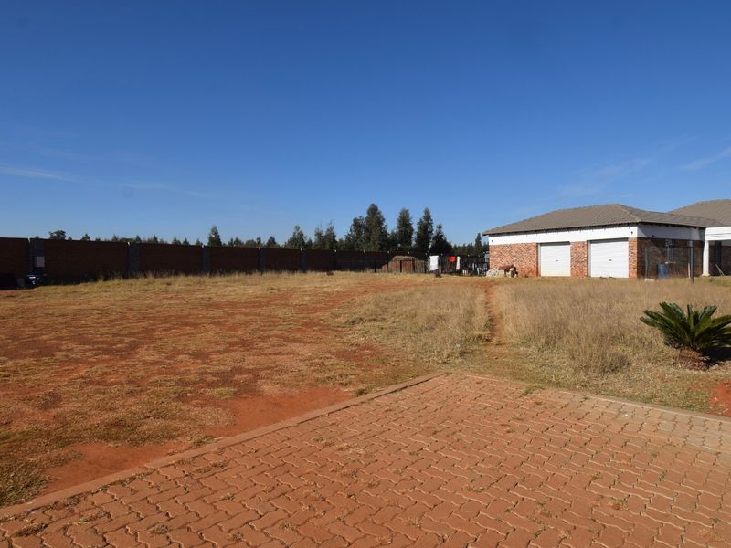 Live Luxury Non-Distressed Auction - Starting to bid from R1250,000-00! - Photo 7