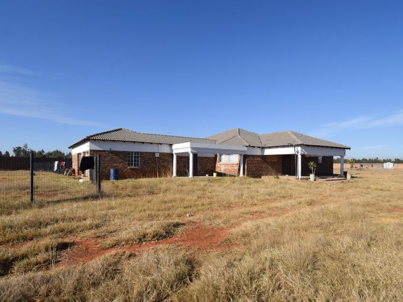 Live Luxury Non-Distressed Auction - Starting to bid from R1250,000-00! - Photo 5