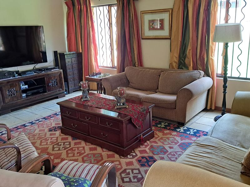 Elegant Mediterranean-Style Family Sanctuary - Photo 5
