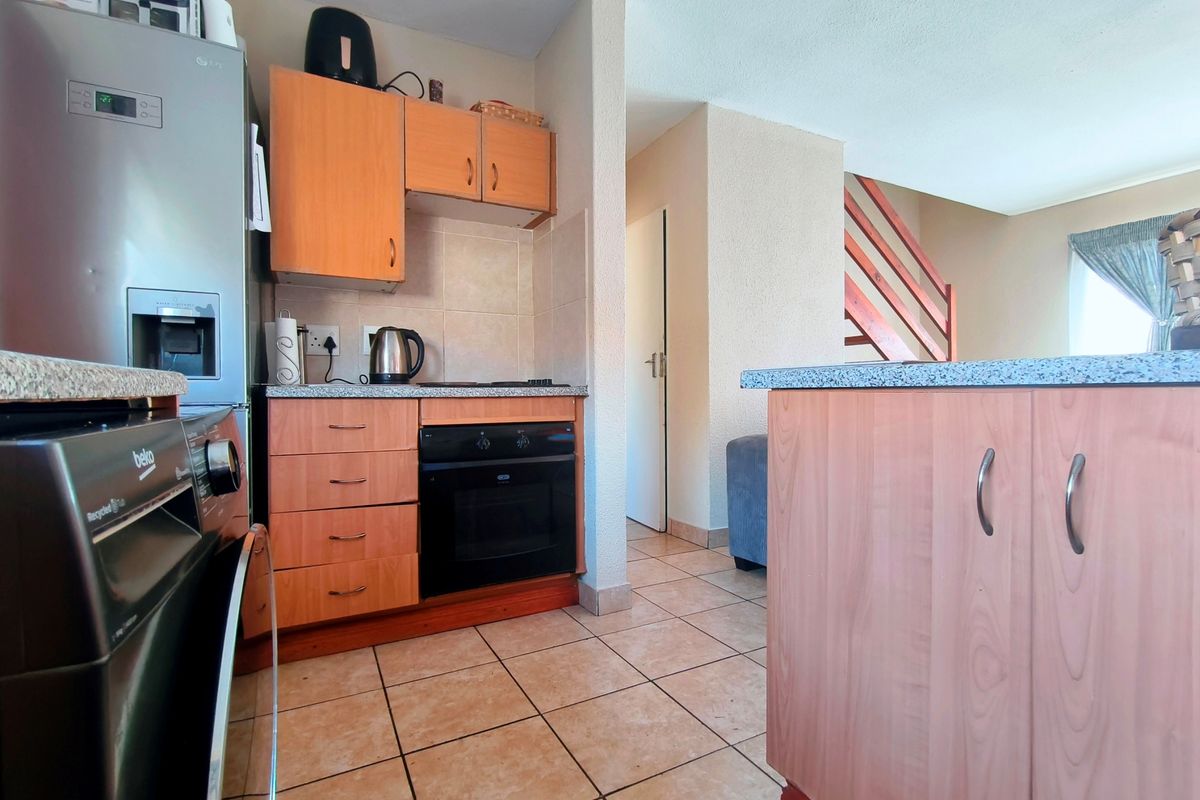 2 Bedroom Townhouse in Kosmosdal - Photo 5