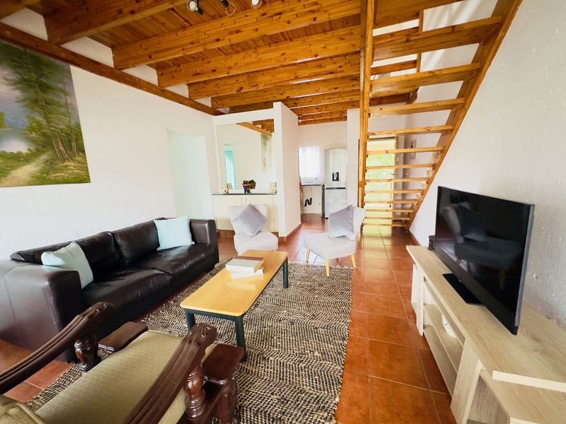 Elegant 3-Bedroom Residence in Shana Park, Midrand - Photo 4