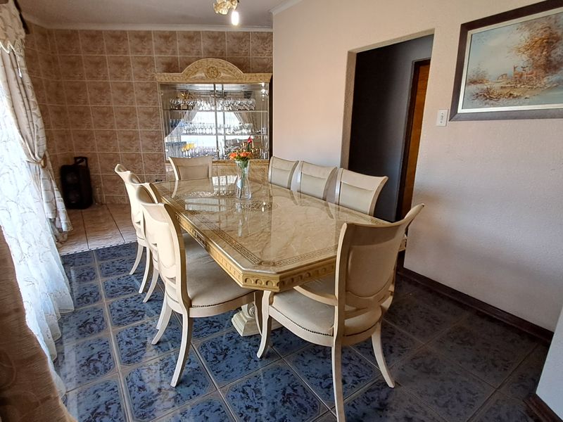 Spacious Family Living – A Home Designed for Family, Comfort & Togetherness - Photo 3