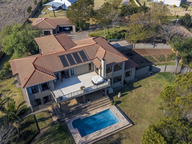 Where City Convenience Meets Expansive Outdoor Living - Photo 6