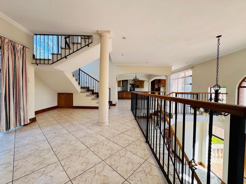 Majestic Multi-Level Family Home with Flatlet Nestled Against the Mountain - Photo 9