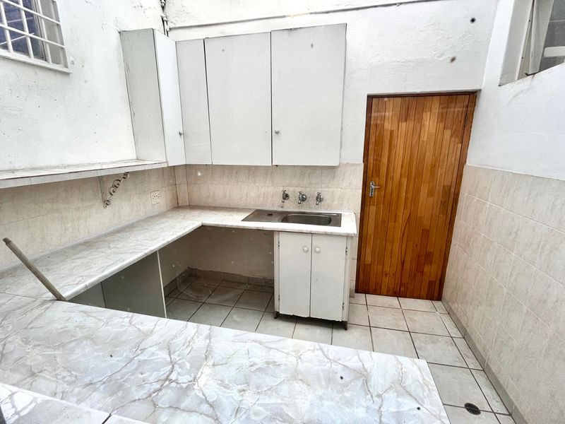 Well located Duplex townhouse with businees rights well loated to the Fairland busness centre. - Photo 9