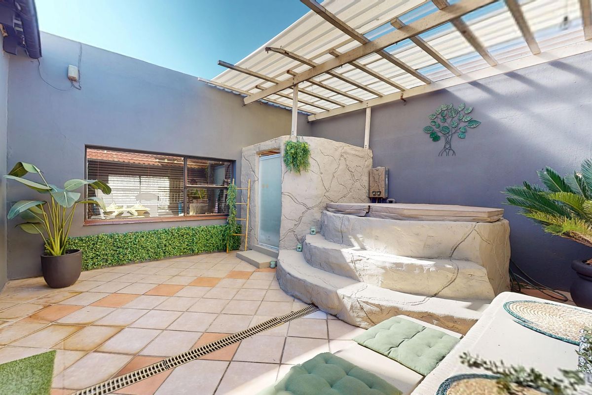 Beautiful neat family home in the heart of Gosforth Park - Photo 2
