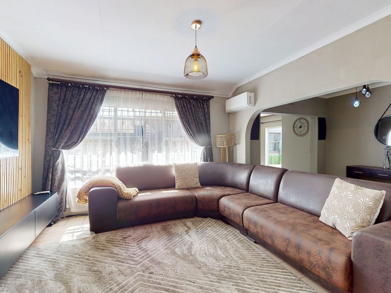 Beautiful neat family home in the heart of Gosforth Park - Photo 4