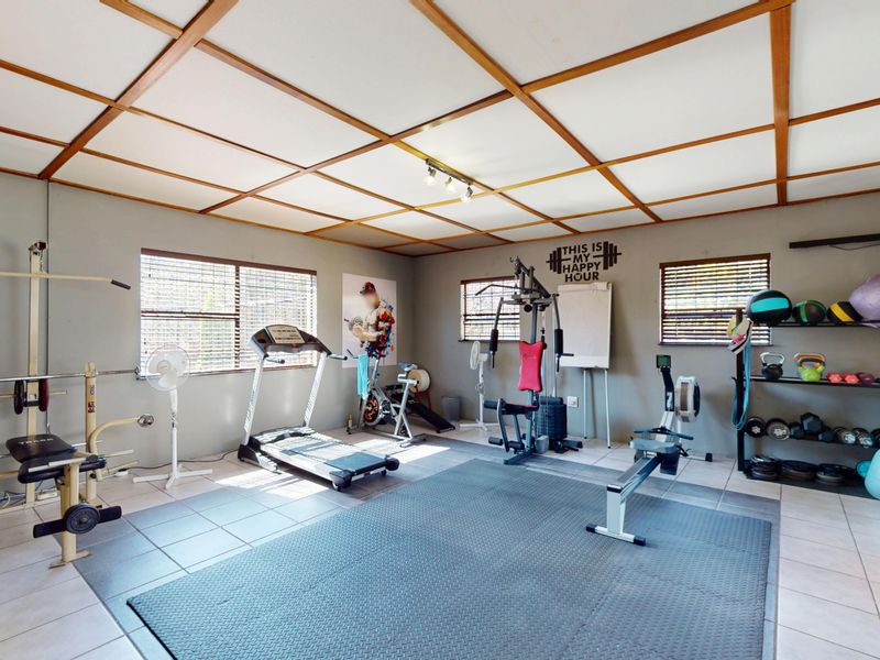 Beautiful neat family home in the heart of Gosforth Park - Photo 6