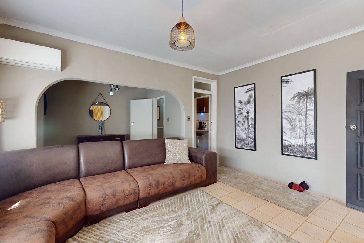 Beautiful neat family home in the heart of Gosforth Park - Photo 3