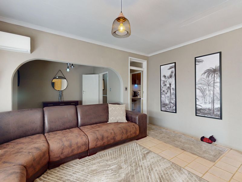 Beautiful neat family home in the heart of Gosforth Park - Photo 3
