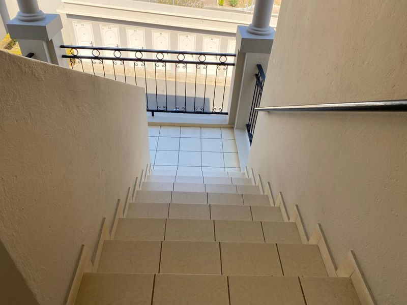 Luxurious 3-Bedroom Apartment for Sale | Lake Xanadu, Midrand - Photo 5