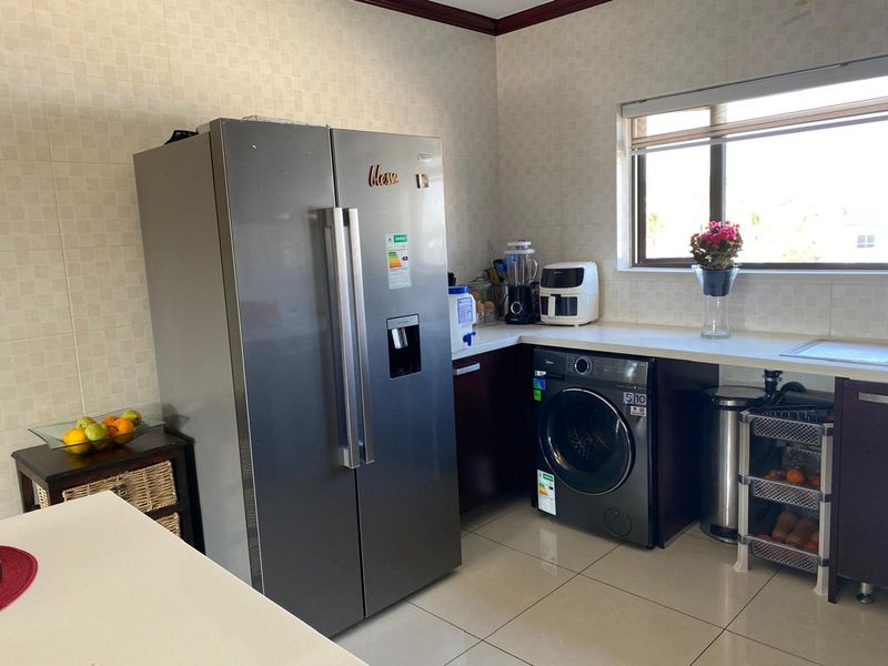 Luxurious 3-Bedroom Apartment for Sale | Lake Xanadu, Midrand - Photo 9