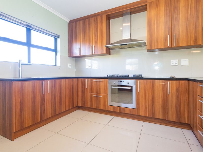 Beautiful Home To Rent in Kaapsig, Brackenfell - Photo 4