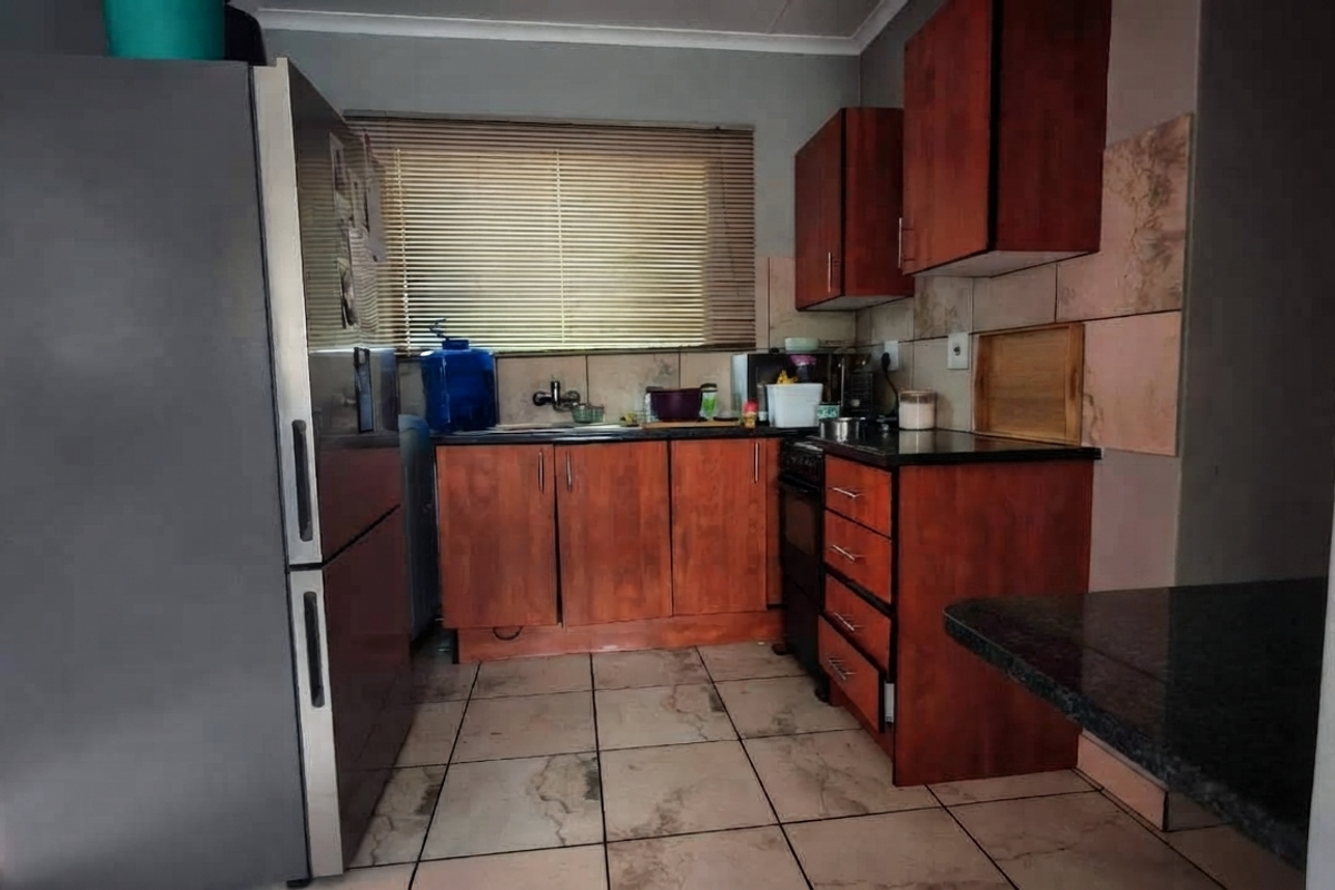 Secure Family Living - Photo 2