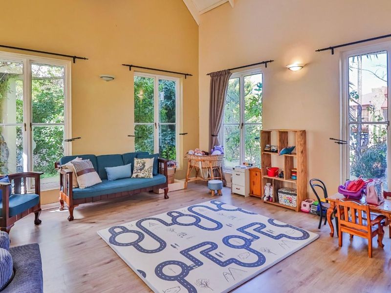 Spacious Family Home with Flatlet, Pool & Solar Power - Photo 5