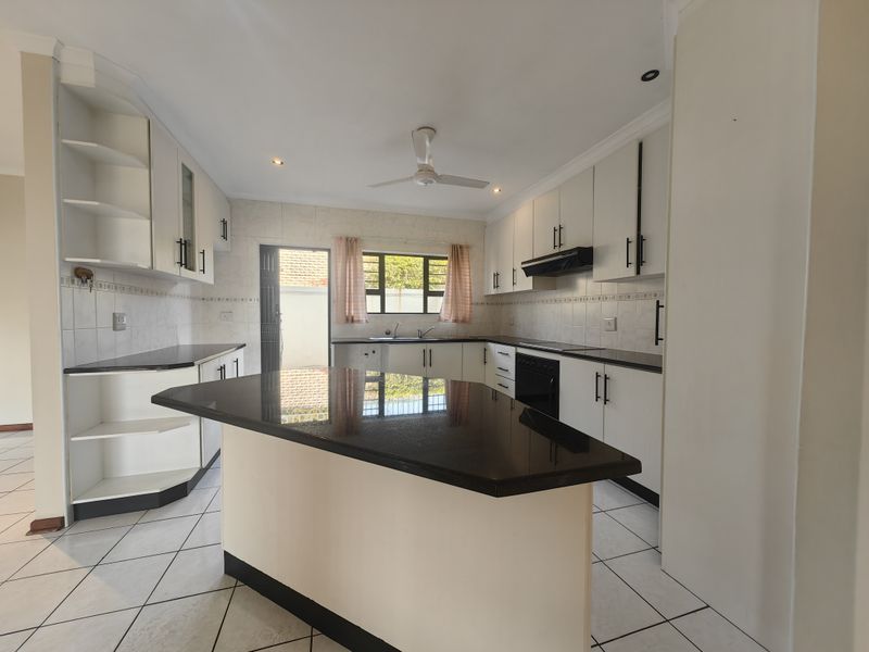 Townhouse For Sale In Scottburgh - Photo 5
