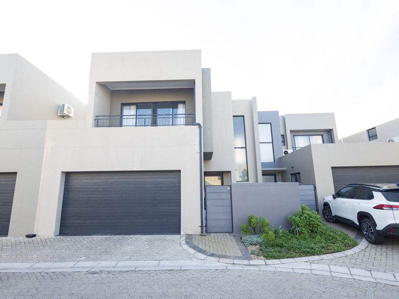 Spacious Lock-Up-and-Go Home in Parklands North! - Photo 2