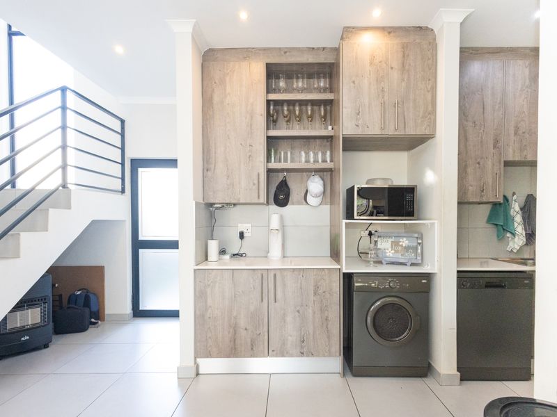 Spacious Lock-Up-and-Go Home in Parklands North! - Photo 10