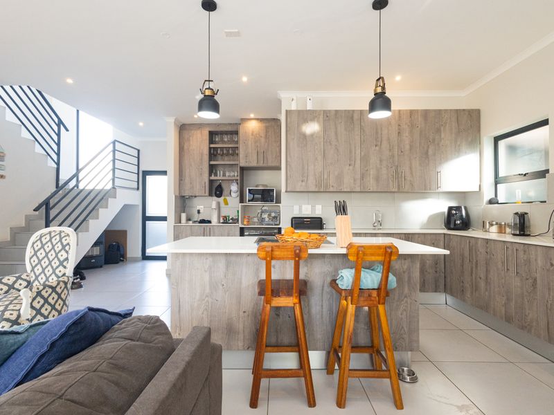 Spacious Lock-Up-and-Go Home in Parklands North! - Photo 8