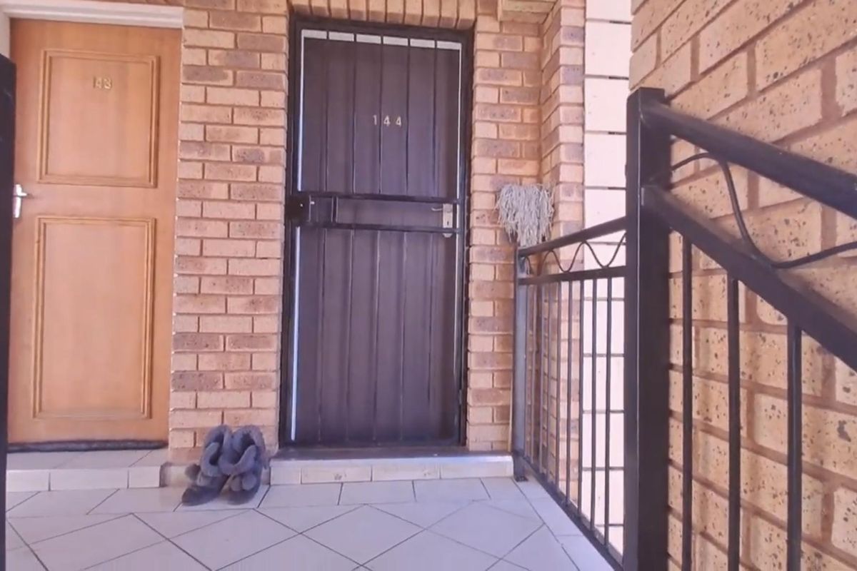 Neat Two Bedroom Available Now In Daffodil Gardens - Photo 4