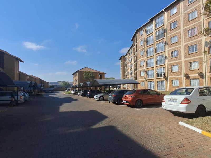 Neat Two Bedroom Available Now In Daffodil Gardens - Photo 3