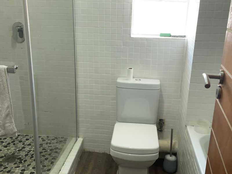 Neat Two Bedroom Available Now In Daffodil Gardens - Photo 10