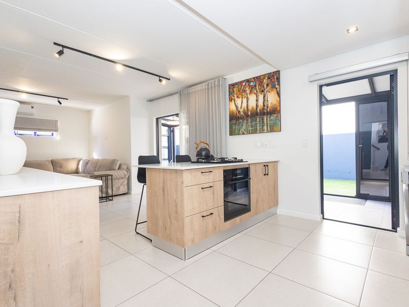 UPGRADED FOR LUXURY — DESIGNED FOR COMFORT, ENTERTAINMENT & MODERN LIVING! - Photo 5