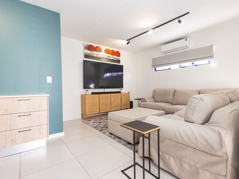 UPGRADED FOR LUXURY — DESIGNED FOR COMFORT, ENTERTAINMENT & MODERN LIVING! - Photo 10