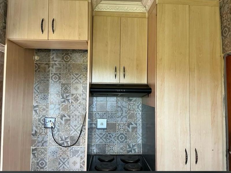 Well-maintained Family Home! - Photo 4
