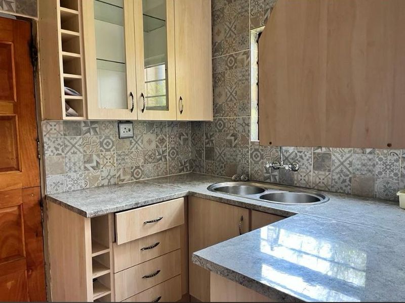 Well-maintained Family Home! - Photo 2