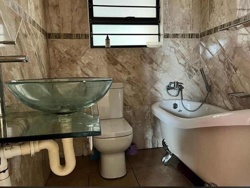 Well-maintained Family Home! - Photo 8