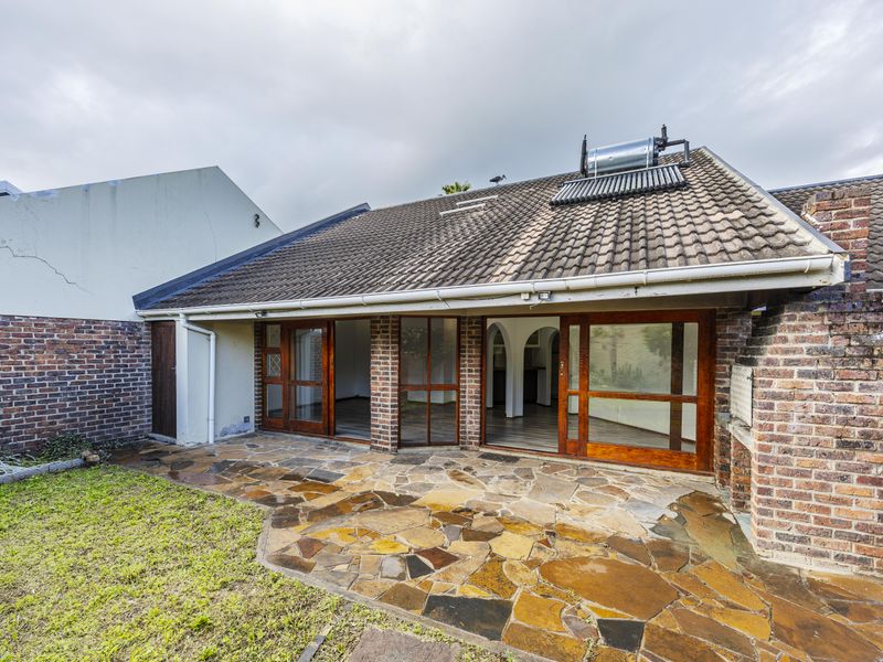 This is more than just a home – it's the Bonza Bay lifestyle you've been looking for. - Photo 10