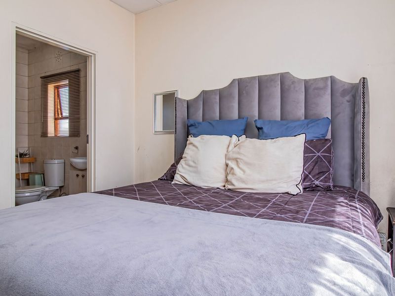 Stunning two bedroom apartment in Randpark Ridge—your perfect blend of comfort and convenience - Photo 7