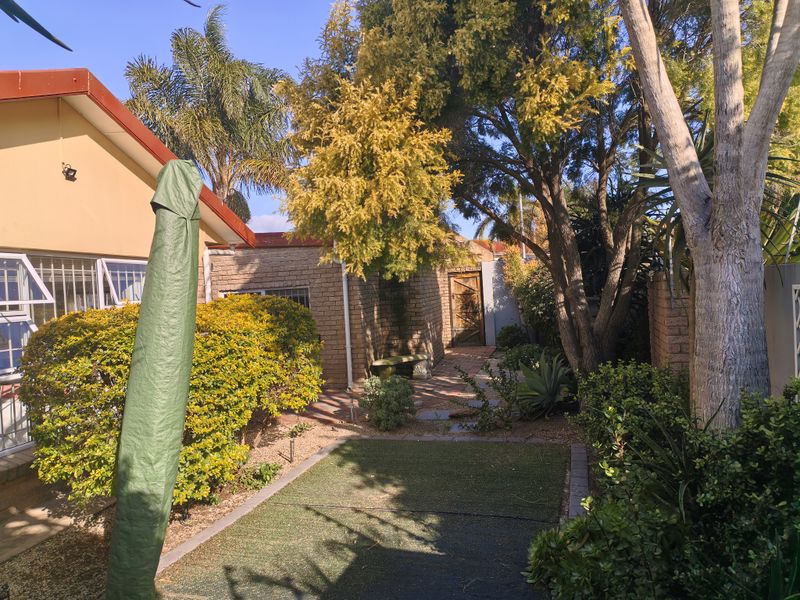 Stunning Move-In Ready Family Home in a Quiet Cul-de-Sac – Azalia Park - Photo 3