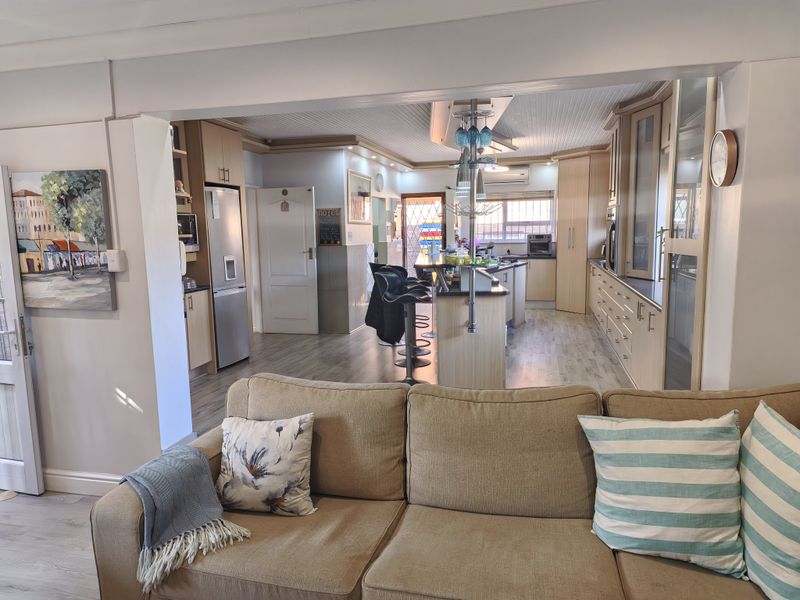 Stunning Move-In Ready Family Home in a Quiet Cul-de-Sac – Azalia Park - Photo 10