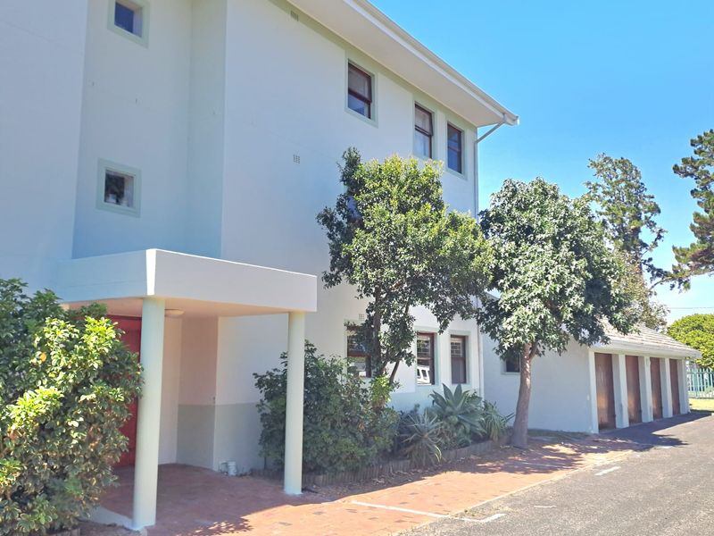 Two Bedroom Top Floor Apartment For Sale at sought-after River Place Mews - Photo 2