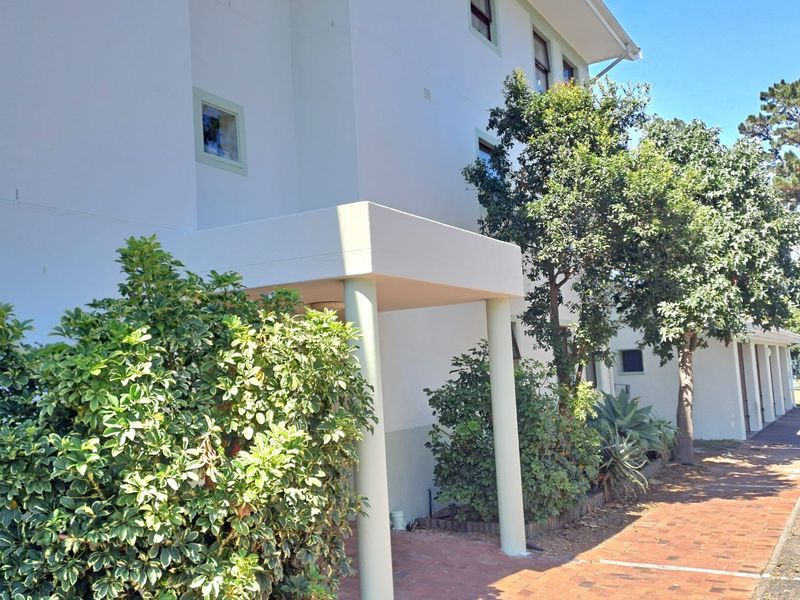 Two Bedroom Top Floor Apartment For Sale at sought-after River Place Mews - Photo 3