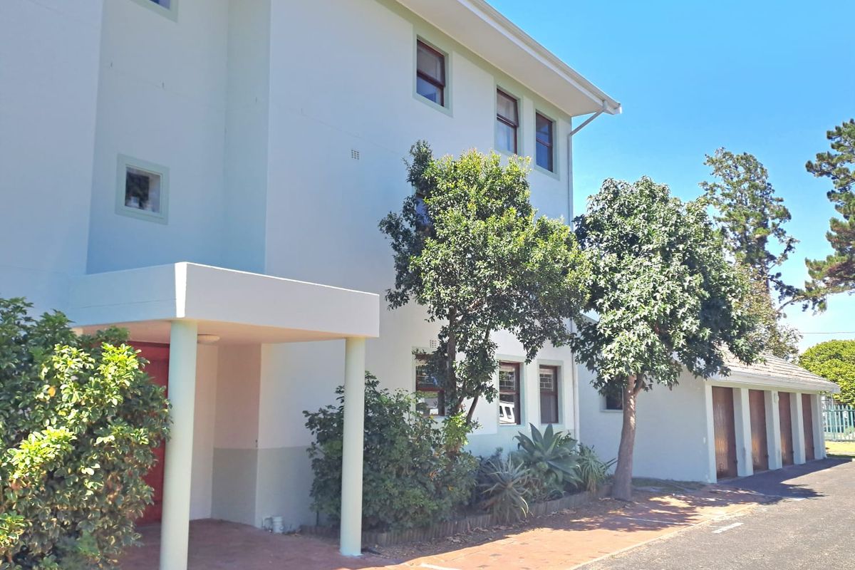 Two Bedroom Top Floor Apartment For Sale at sought-after River Place Mews - Photo 2