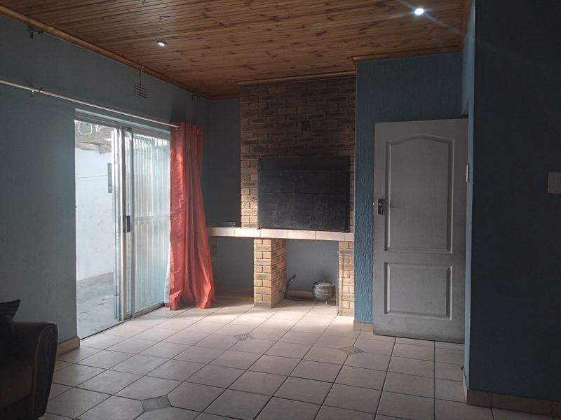 House For Sale In Cape Town - Photo 5