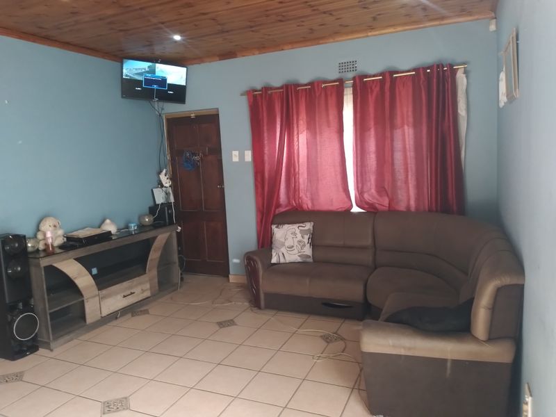 House For Sale In Cape Town - Photo 4
