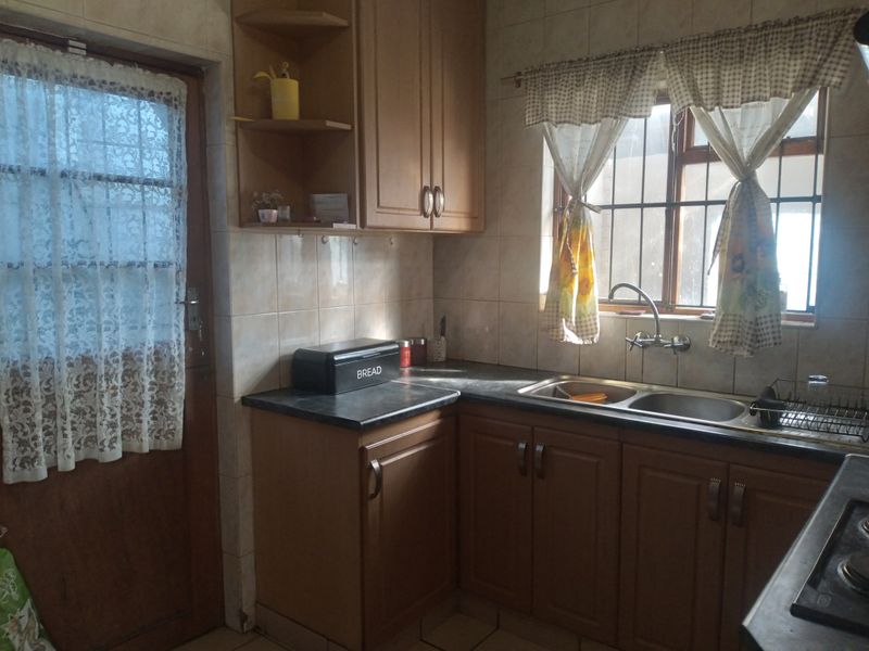 House For Sale In Cape Town - Photo 8