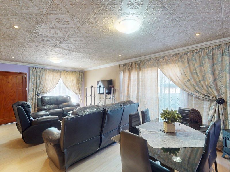 Family Home in a Quiet Cul-de-Sac – NU 6, Motherwell - Photo 8